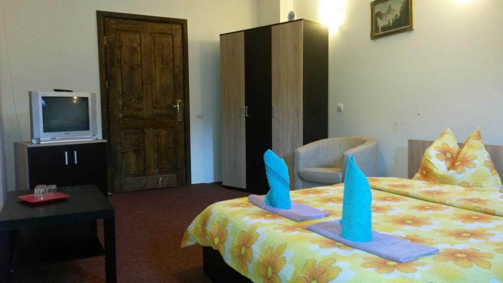 Casa Frasin Hotel Buşteni Стая снимка