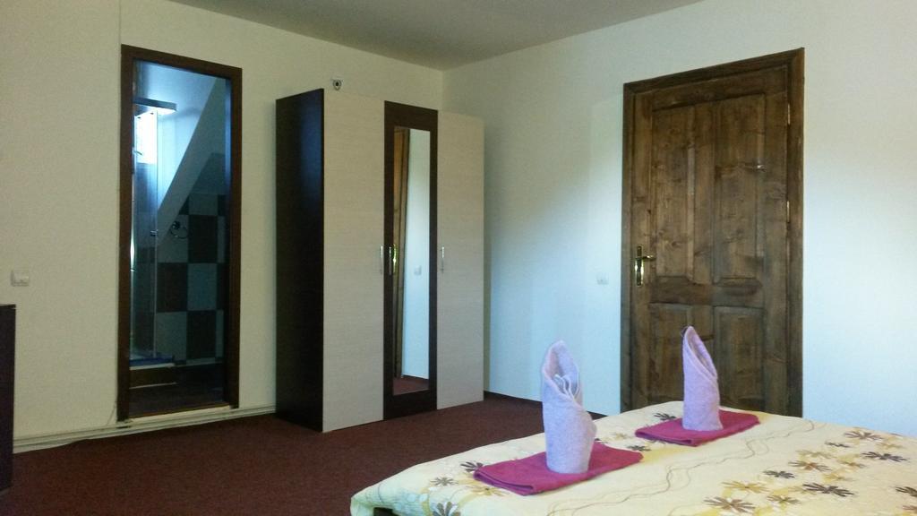 Casa Frasin Hotel Buşteni Стая снимка